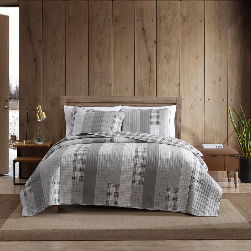Eddie Bauer  King Quilt Set Cotton Reversible Bedding with Matching Shams Home Decor for All Seasons Fairview Grey King