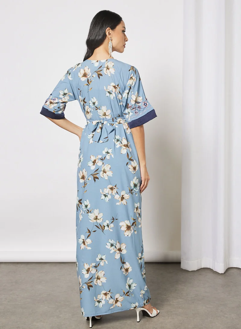 Hayat Jalabiya With Flower Patterned Embroidery In Front And Wrist With Belt