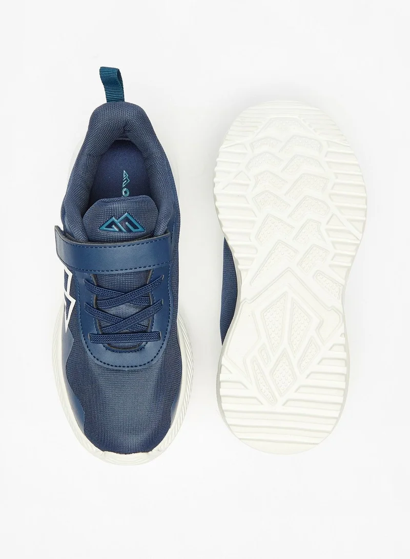 OAKLAN Textured Low Ankle Sneakers with Hook and Loop Closure
