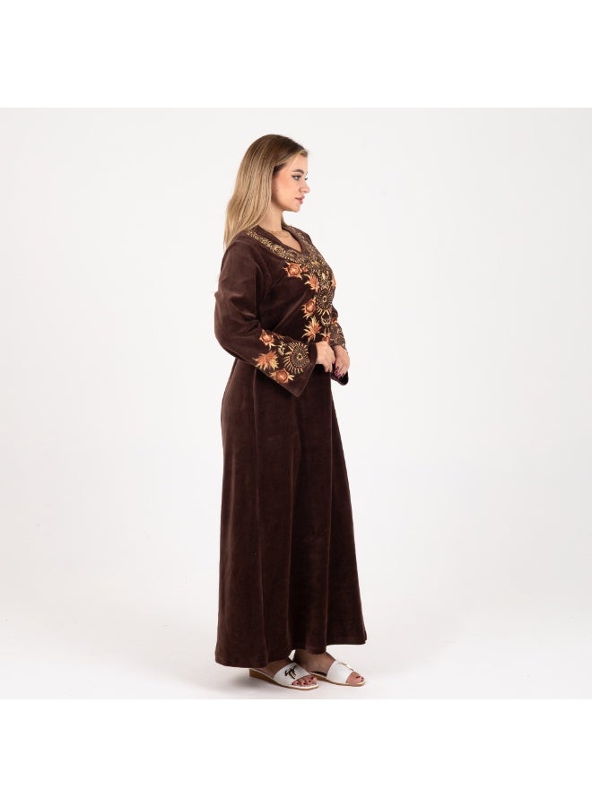 زيكوتكس  جلابية قطيفة بني مطرزة – أناقة عربية فاخرة - Image 4