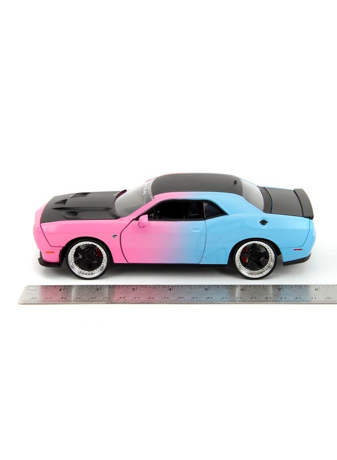 Jada Toys Pink Slips 1:24 W5 2015 Dodge Challenger SRT Hellcat Die-Cast Car w/Base, Toys for Kids and Adults(Pink/Blue Gradient) - Image 4