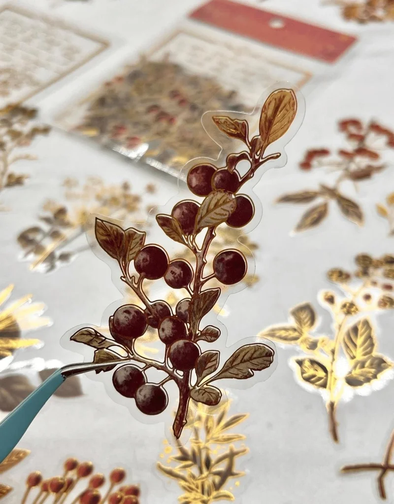 كاغيت جيمي دوكان Paper Gemi Dükkan Nature Notes Series The Berry Forest 40 Pieces Gold Gilded Transparent Pet Sticker / Bullet Journal