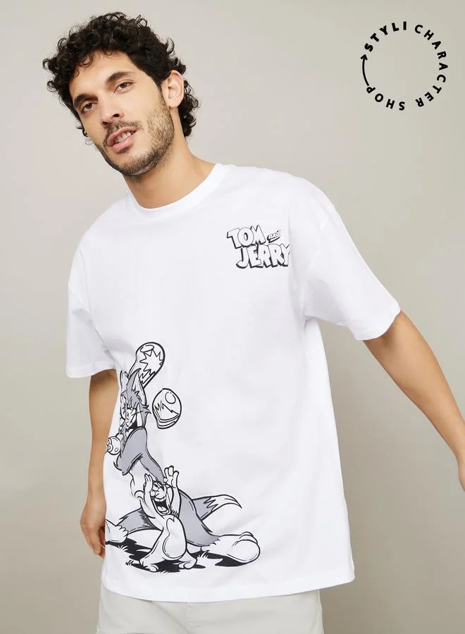 ستايلي تيشيرت بقصة واسعة وأكمام قصيرة