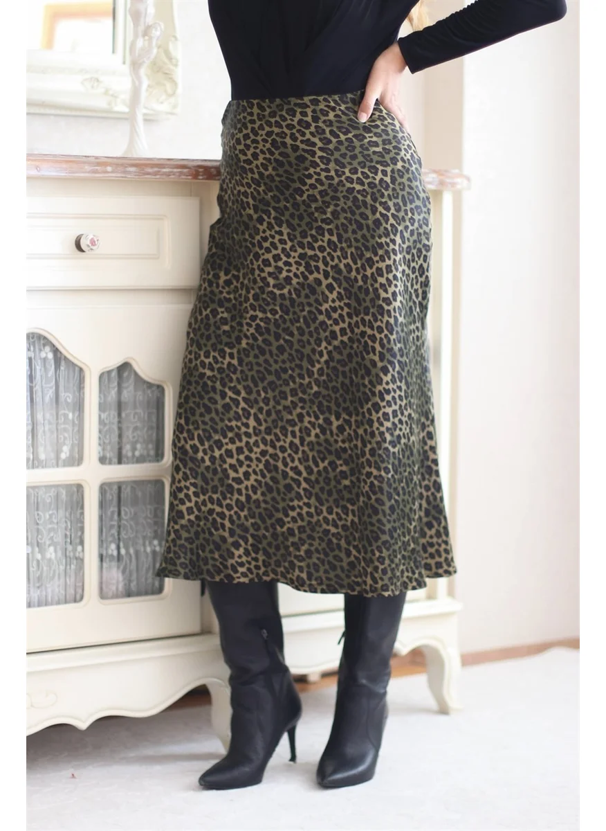 ريتنيس Women's Green Leopard Midi Satin Skirt