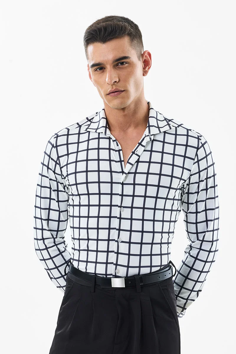 سنيتش قميص تقني بقصة ضيقة ومرونة بنقوش مربعات