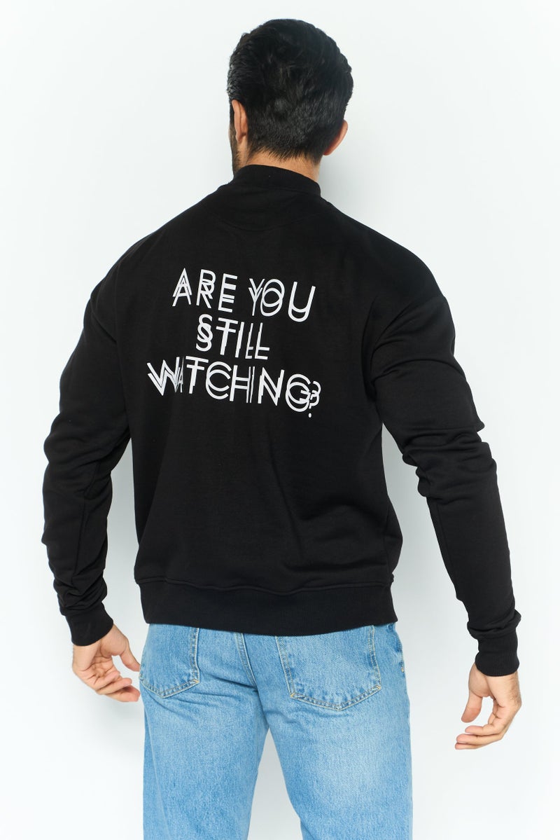 Night Addict سويت شيرت رجالي بأكمام طويلة وياقة دائرية بشعار العلامة التجارية، أسود - Image 4