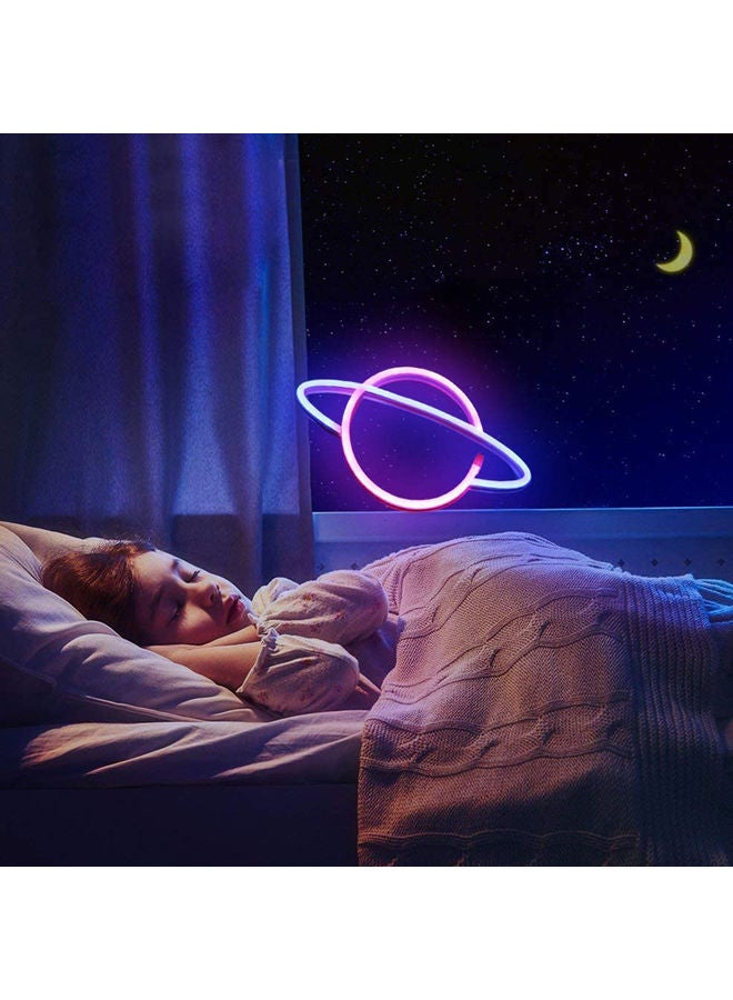 مصباح نيون LED على شكل كوكب تزيّن ديكور الحائط بمنفذ USB أزرق وردي 30 x 17.5سم - Image 4