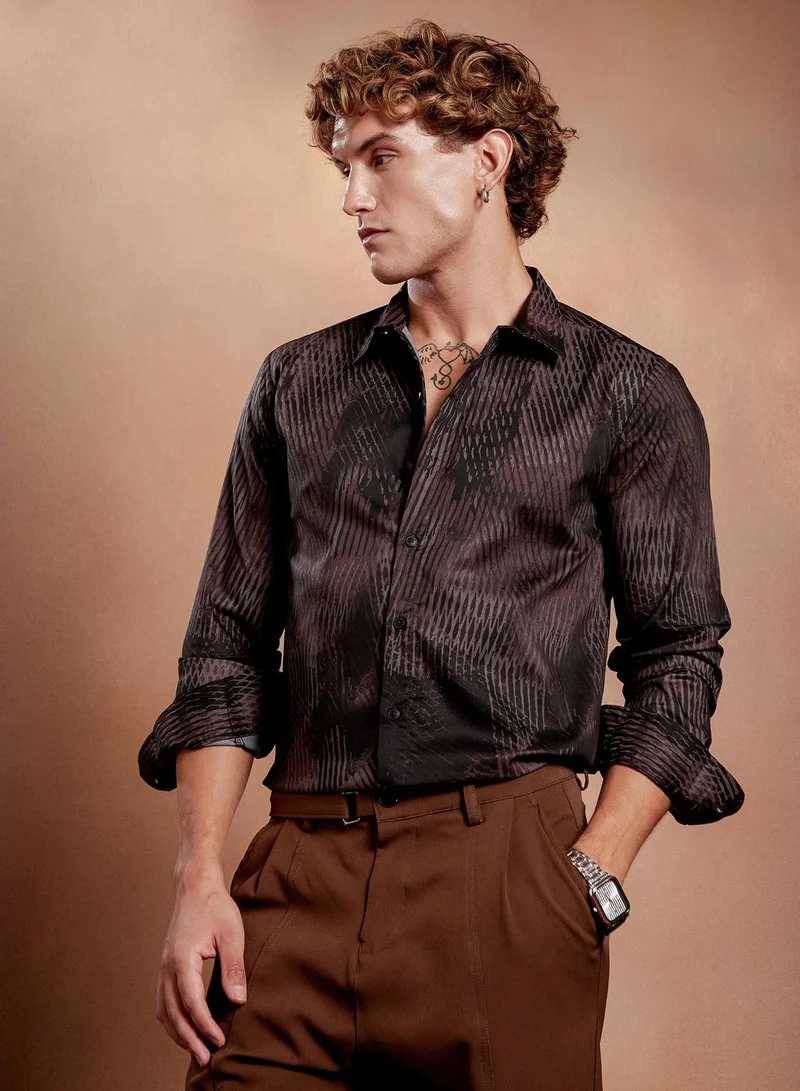 Campus Sutra Campus Sutra Men's Midnight Black & Mocha Brown Meshura Regular Shirt For Casual Wear | Spread Collar | Long Cuffed Sleeves | Button Closure | Shirt Crafted With Comfort Fit For Everyday Wear