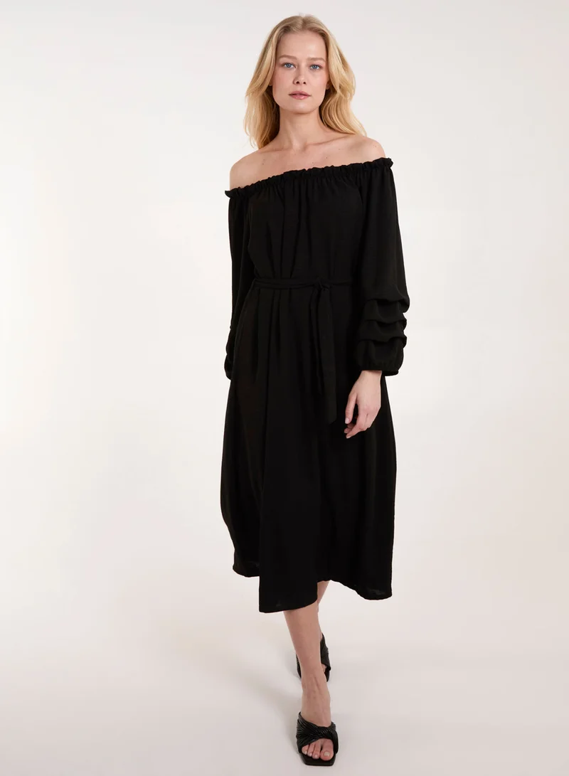 بلو فانيلا فستان بوف بأكمام باردو