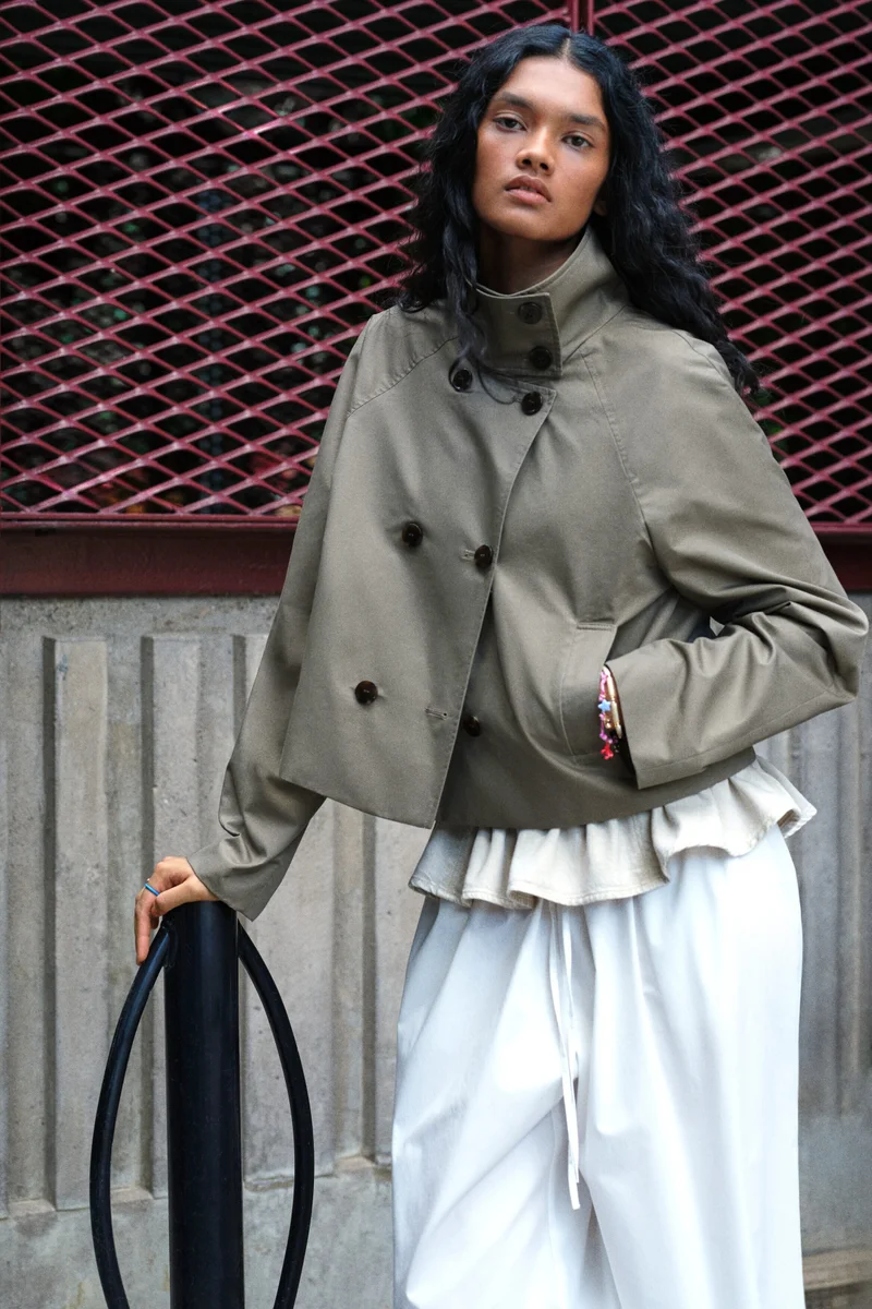 Short trench coat