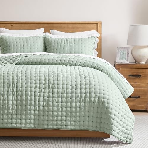 WDCOZY Sage Green California Oversized Cal King Size Quilt Bedding Sets with 2 Pillow Shams, Lightweight Soft Bedspread Coverlet Bed Cover for All Season, 3 Pieces, 116x106 inches - Image 1