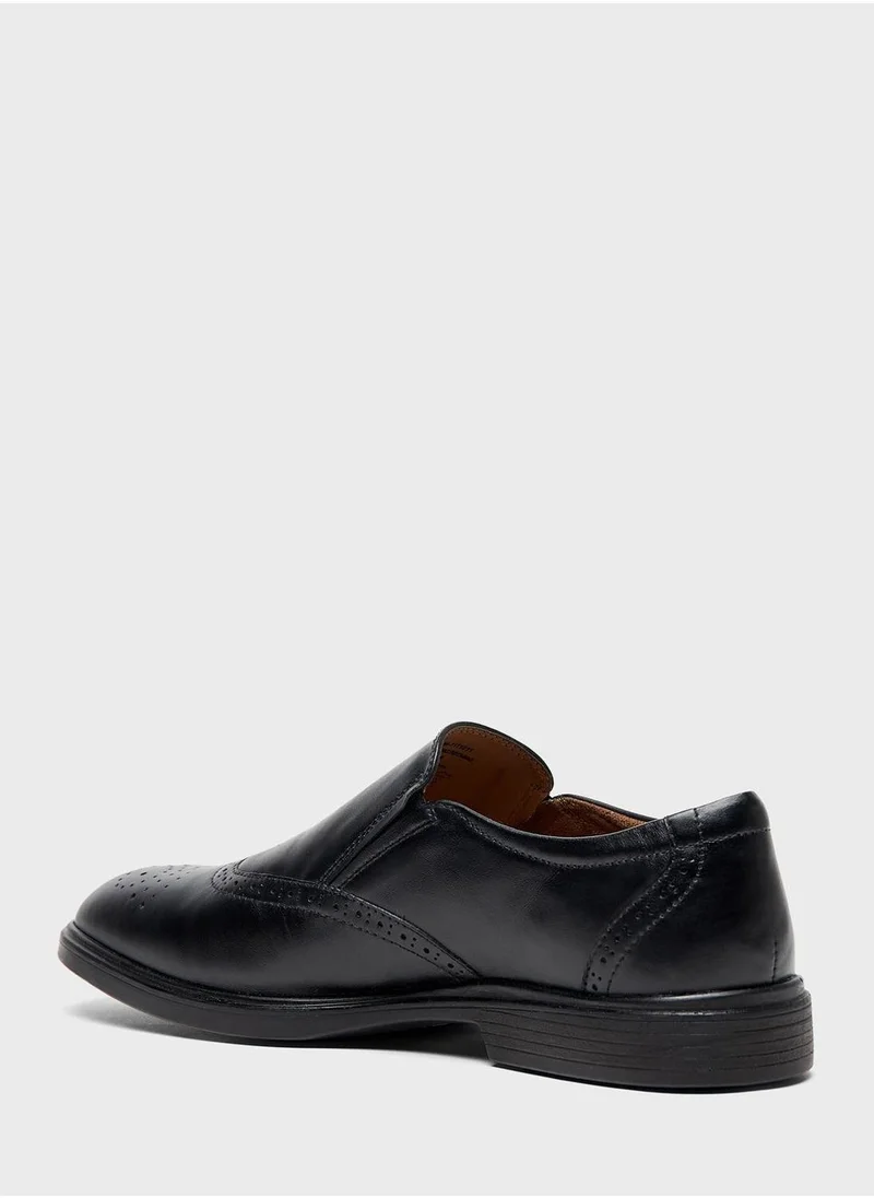 ال بي ال من شو اكسبرس Pointed Toe Slip Ons