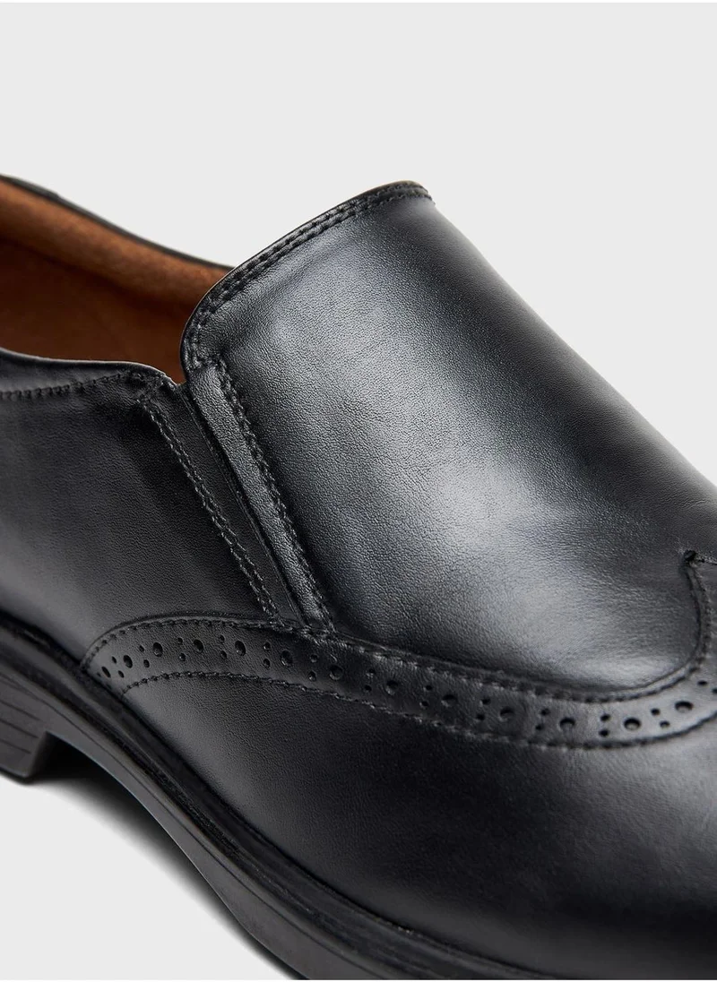 ال بي ال من شو اكسبرس Pointed Toe Slip Ons