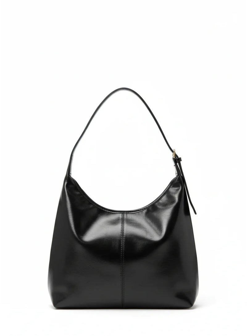 Vbranda A stylish shoulder bag featuring a modern