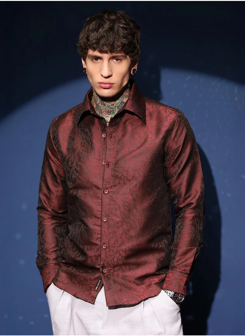 كامبوس سوترا Men's Burgundy Red Foliage-Woven Shirt For Casual Wear | Spread Collar | Long Cuffed Sleeves | Button Closure | Shirt Crafted With Comfort Fit For Everyday Wear