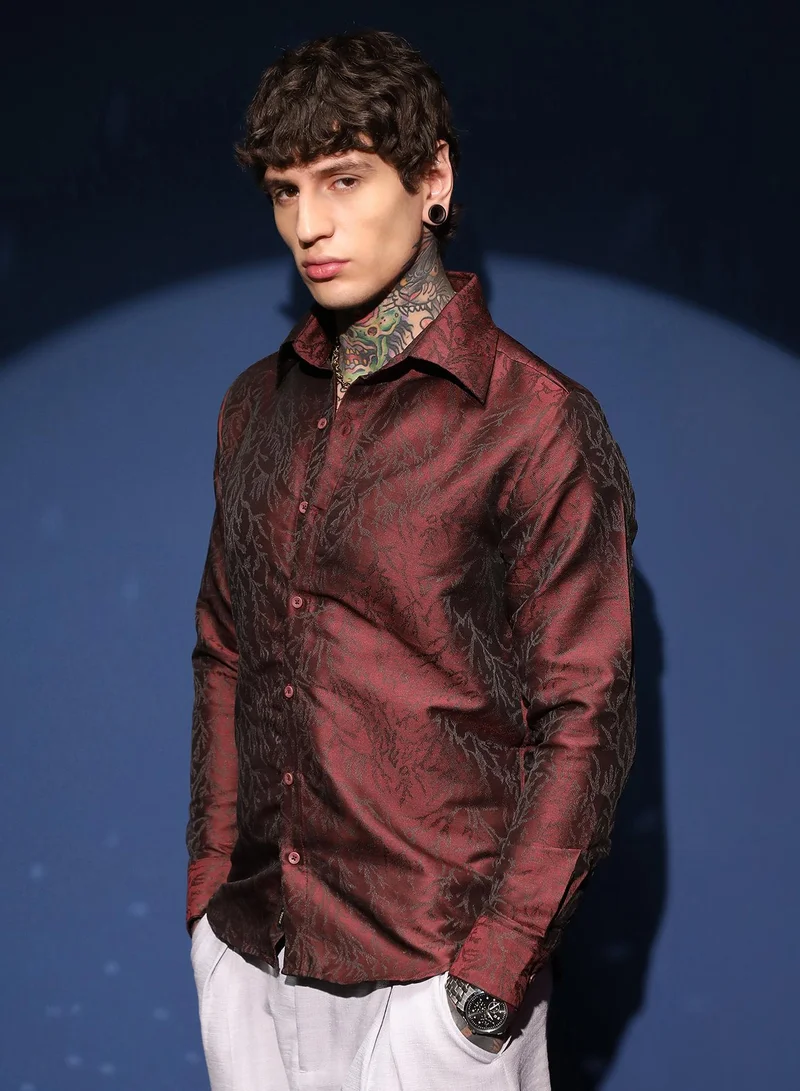 كامبوس سوترا Men's Burgundy Red Foliage-Woven Shirt For Casual Wear | Spread Collar | Long Cuffed Sleeves | Button Closure | Shirt Crafted With Comfort Fit For Everyday Wear