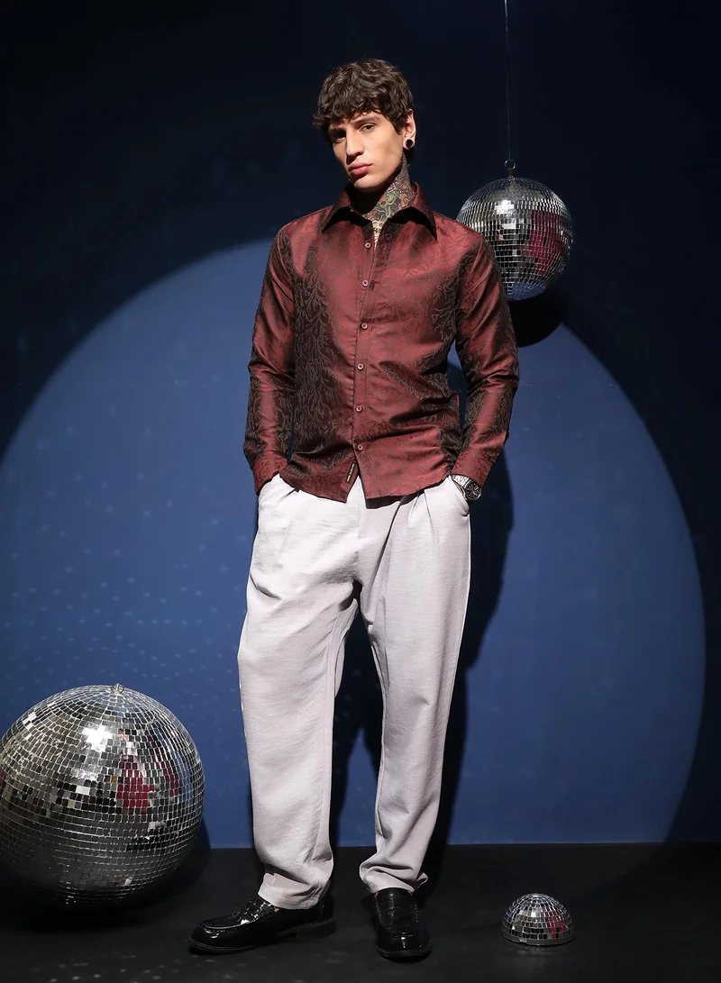 كامبوس سوترا Men's Burgundy Red Foliage-Woven Shirt For Casual Wear | Spread Collar | Long Cuffed Sleeves | Button Closure | Shirt Crafted With Comfort Fit For Everyday Wear