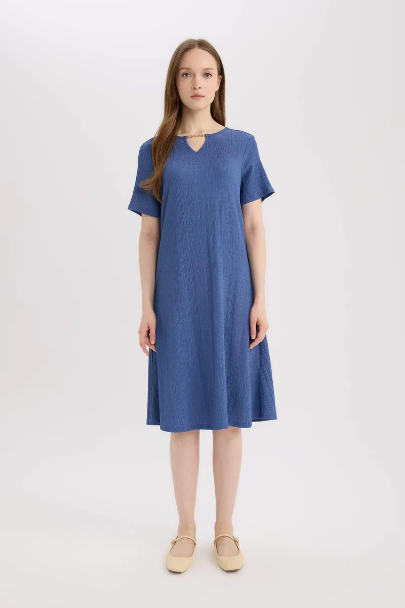 ديفاكتو Regular Fit Open Neck Basic Crepe Midi Dress