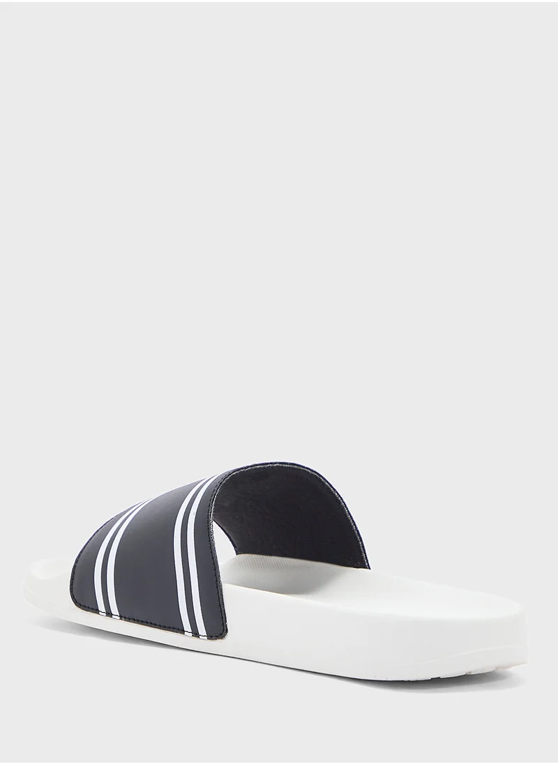 سفنتي فايف Stripes Detail Casual Slides