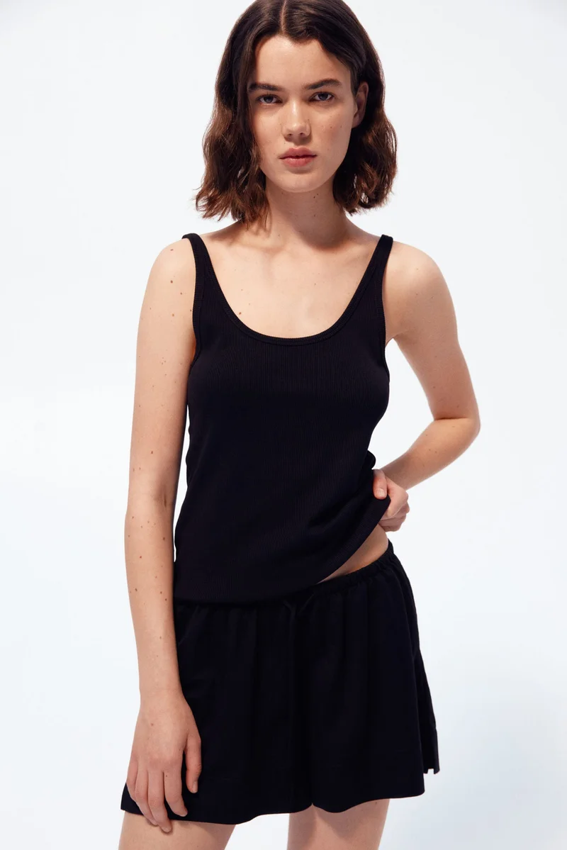 اتش اند ام شورت بيكيه لفترة الحمل وما بعدها من تشكيلة ماما