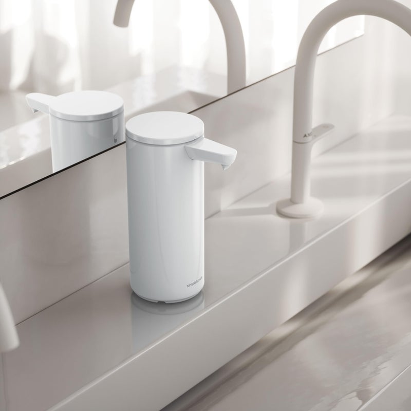 simplehuman بخاخ أوتوماتيكي قابل لإعادة الشحن بدون لمس من سيمبل هيومن سعة 9 أونصات، ستانلس ستيل أبيض، موديل 2024 - Image 2