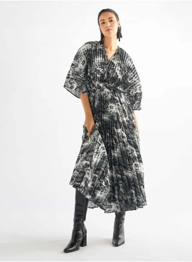 FAV Printed Pleated Maxi Dress with V-neck and 3/4 Sleeves