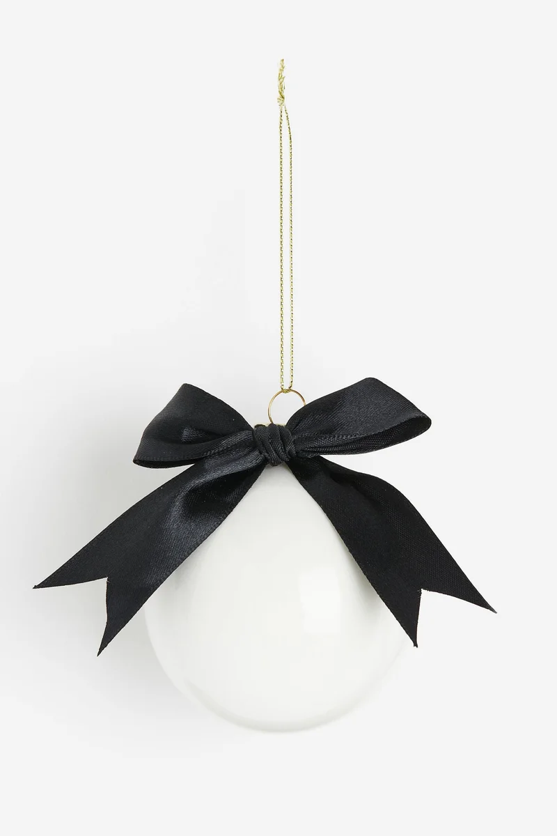 اتش اند ام Glass Christmas bauble with a bow