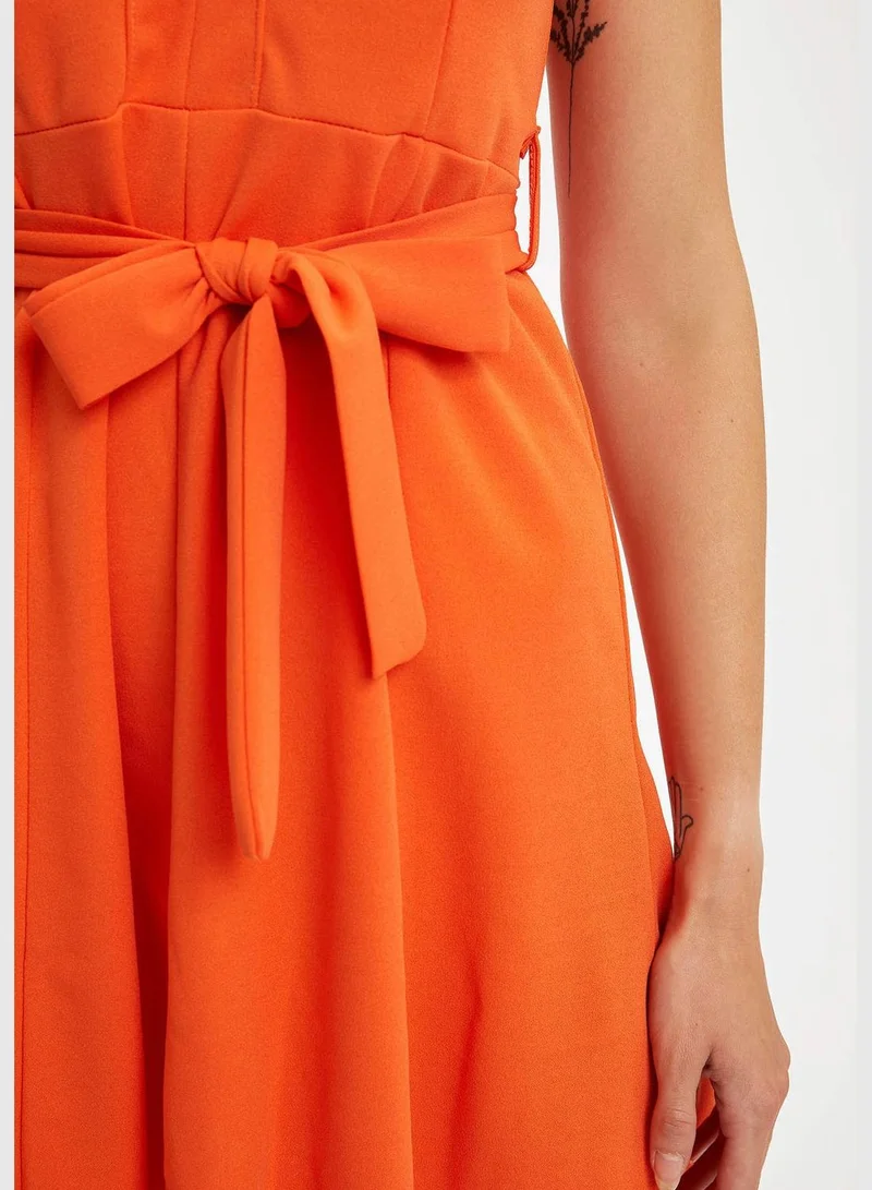 ديفاكتو Belted Sleeveless Dress
