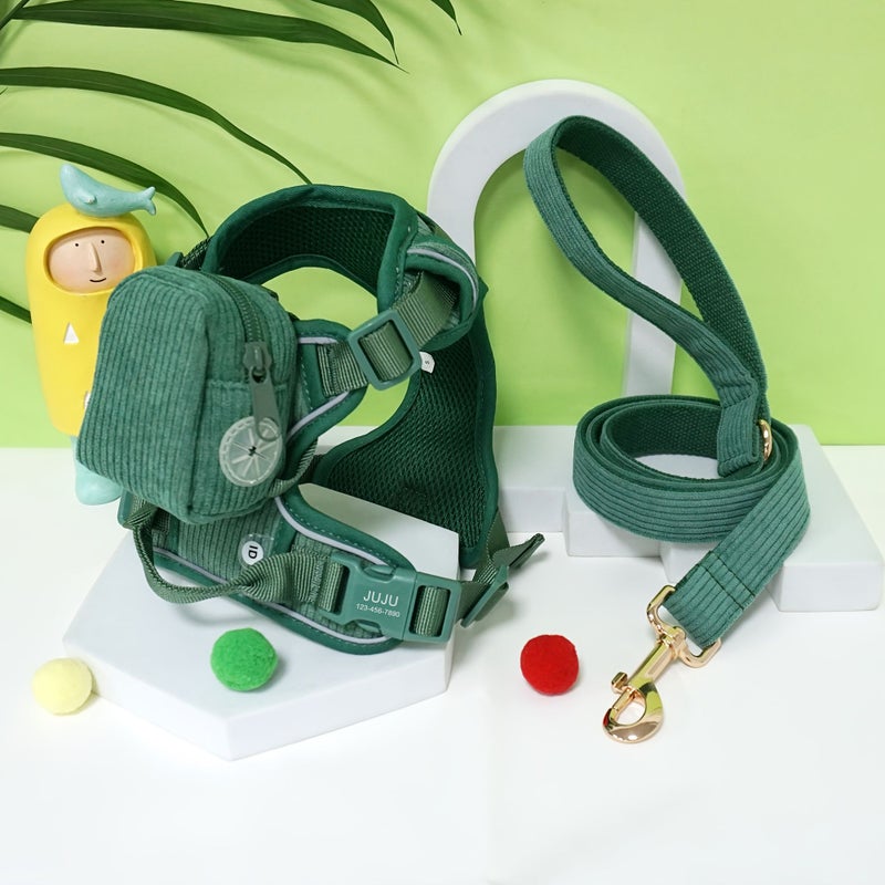 مجموعة من 3 قطع من حزام الصدر والظهر للكلاب الأليفة باللون الرمادي الفاتح، مقاوم للشد، مريح وقابل للتنفس، مناسب للاستخدام الخارجي، مع حقيبة ظهر صغيرة على شكل مجموعة أكياس نفايات. يتضمن نقشًا مجانيًا بالليزر لاسم الكلب ورقم الهاتف. هدية عيد ميلاد وهدية عيد للكلاب الذكور والإناث، مقاس M. - Image 5