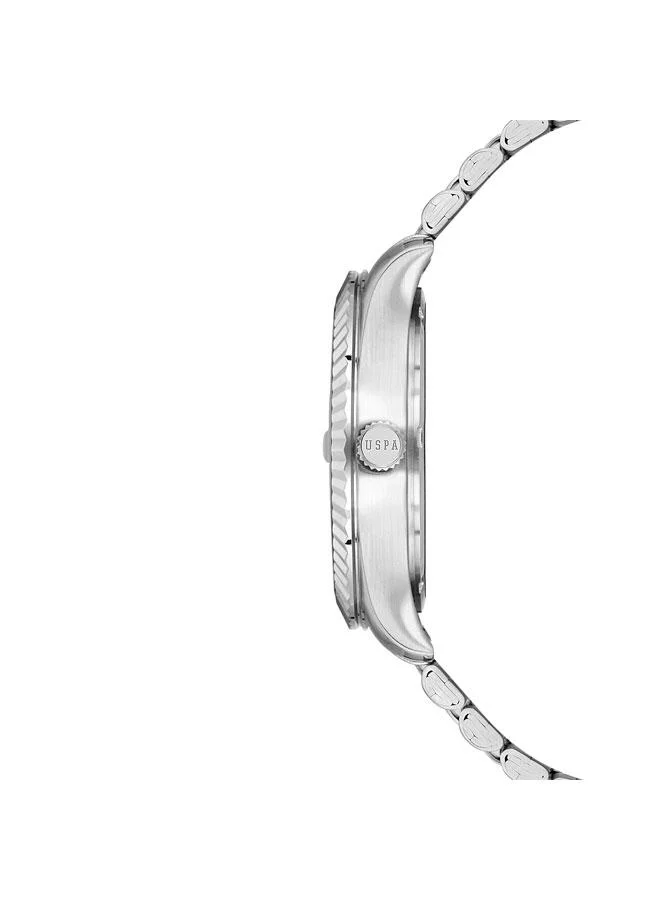 يو اس بولو اسن ساعة يد للرجال بقرص أخضر وسوار فضي من الفولاذ المقاوم للصدأ بعقارب مقاس  مم