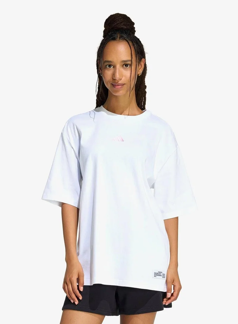 اديداس تيشيرت MINI EMBROIDERY OVERSIZED GRAPHIC