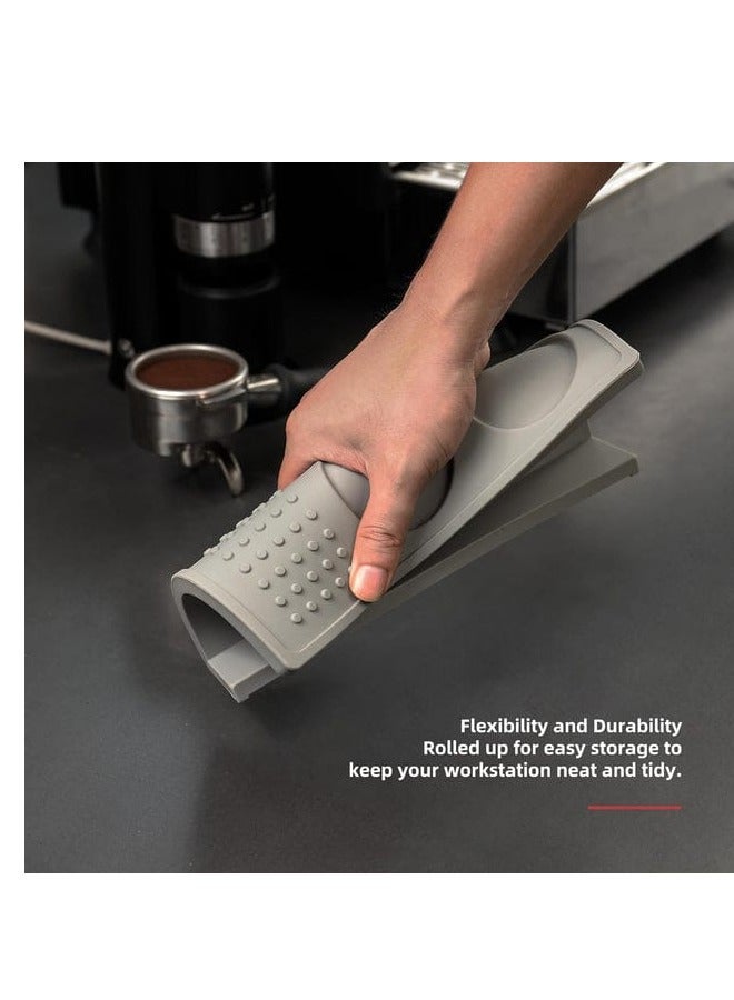 زيروهيرو حصيرة كبس القهوة ZeroHero، مصنوعة من السيليكون الآمن للطعام، غير قابلة للانزلاق، بسمك 10 ملم، خالية من الروائح، مقاومة للماء والحرارة، بحجم 9 × 5.5 بوصة، أداة إسبريسو مثالية لمحبي القهوة ومحترفي الباريستا للاستخدام في المنزل أو المقهى - باللونين الأسود والرمادي. - Image 4