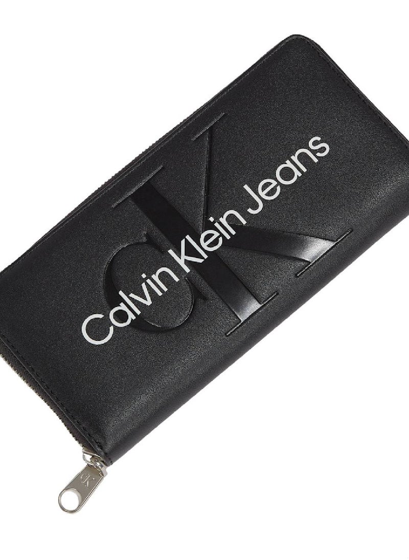 Calvin Klein Jeans Logo Zip Around Wallet  - Image 4