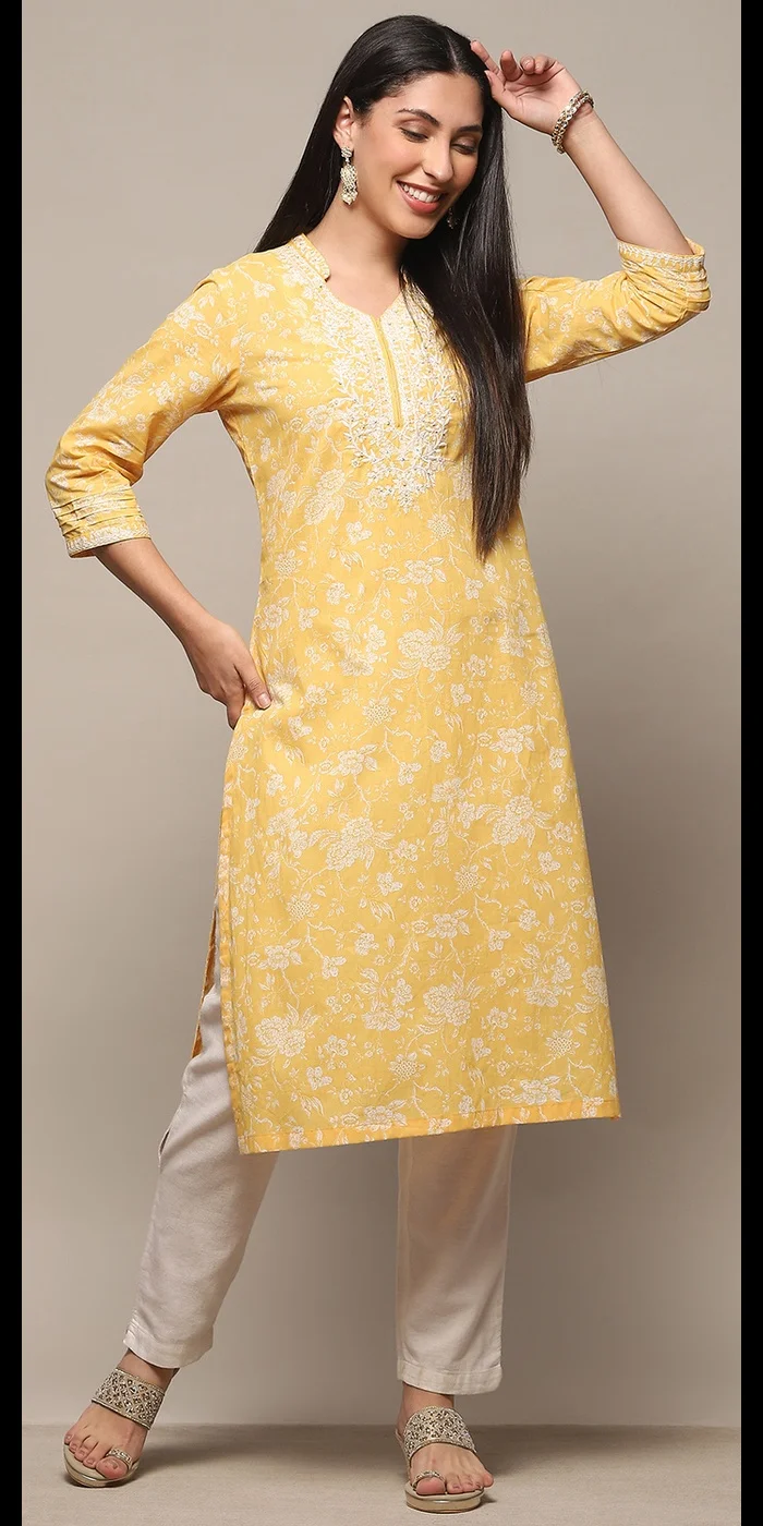 بيبا كورتا قطن أصفر مستقيم