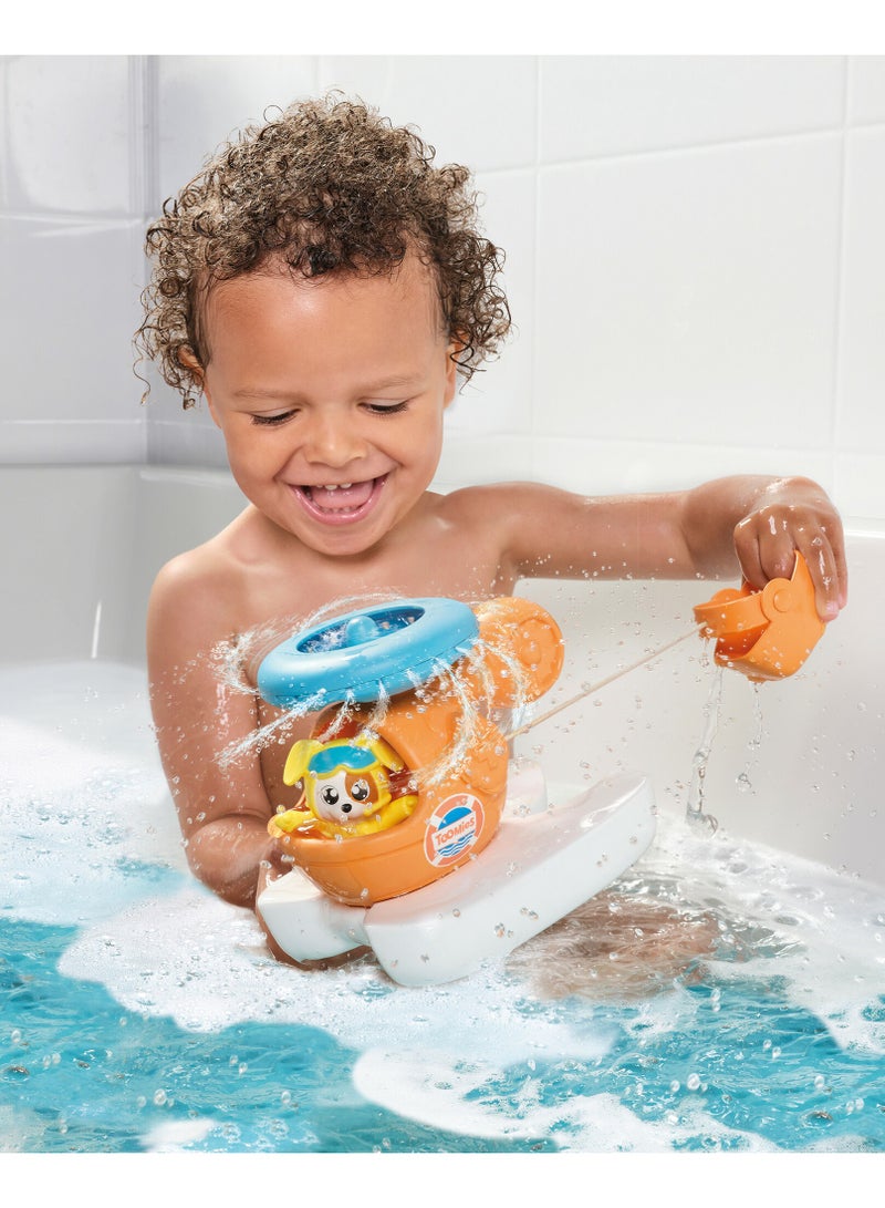 TOMY Toomies Tomy Splash & Rescue Helicopter Water Spinning Bath Floating Toy - Ocean Rescue Action with Squirting Pilot, Pouring Dolphin, and 360° Rotor Spray - Multi-colored  - Image 1