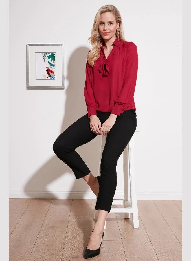 ليلا قميص شيفون بياقة على شكل حرف  بتفاصيل ربطة ليلى للنساء