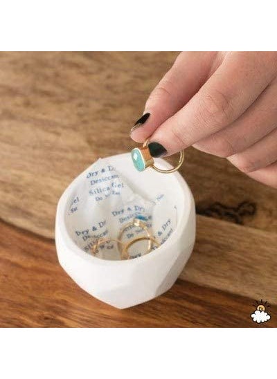 Elysian Elysian Silica Gel Pouch Moisture Absorber For Wardrobe Storage Compartment Kitchen Cabinets Almirah Shoe Rack Bathroom Uses Gel Desiccant Packs Of 1 KgEach Pouch 10 Gram  - Image 3