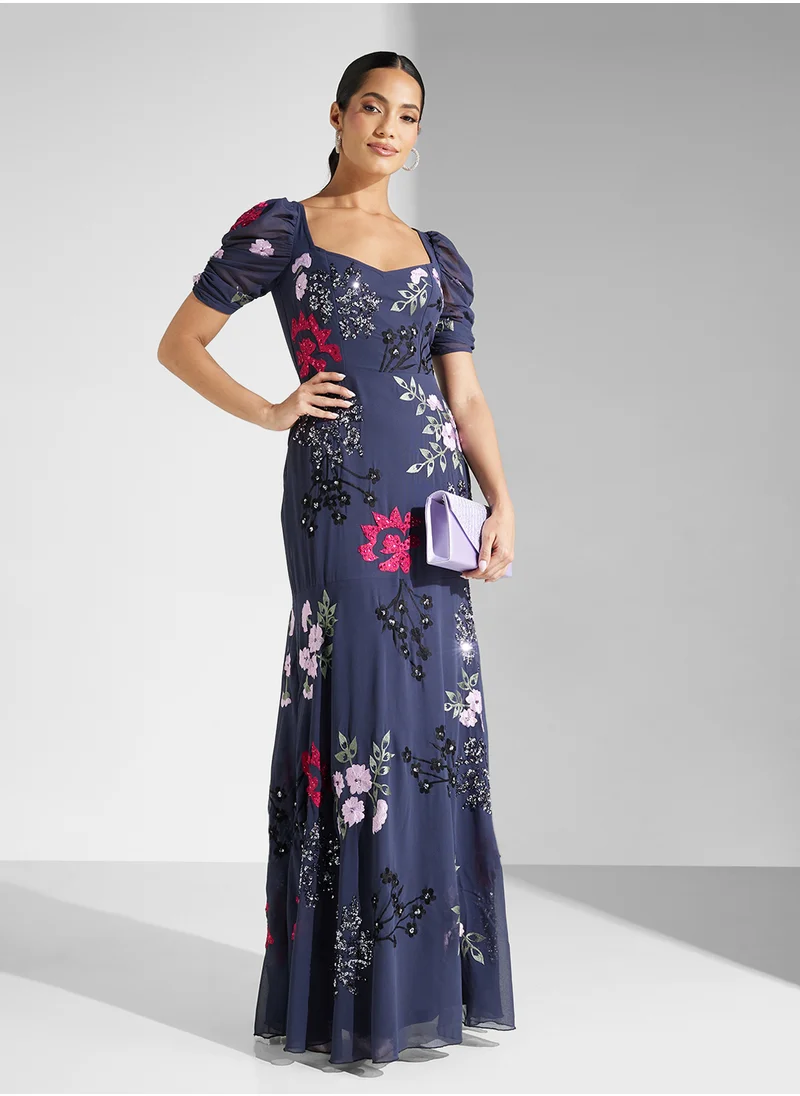 مايا Embellished Sweetheart Neckline Maxi Dress
