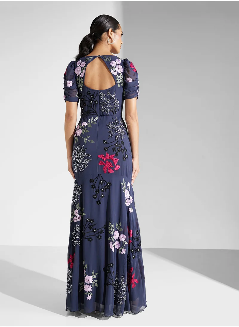 مايا Embellished Sweetheart Neckline Maxi Dress