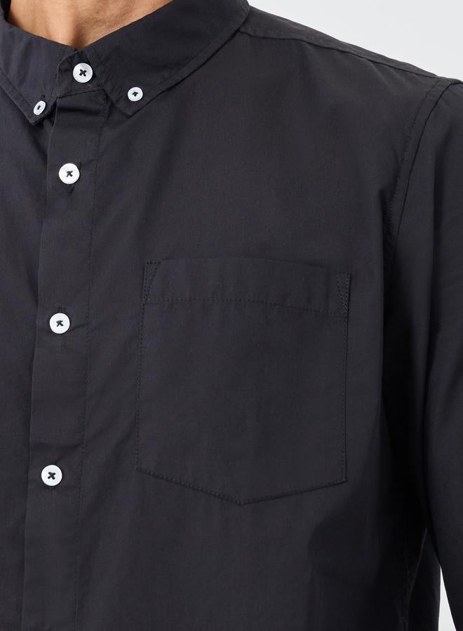 Styli Styli Solid Button Down Regular Fit Poplin Shirt  - Image 3
