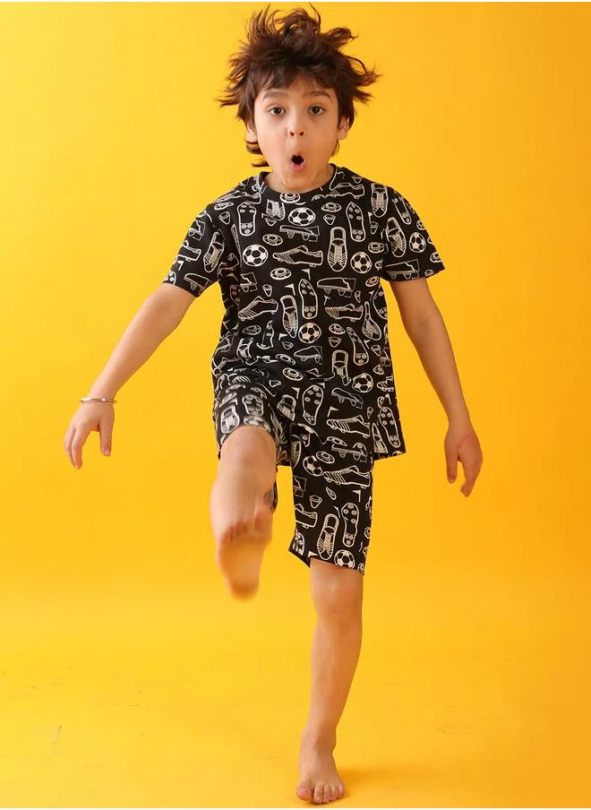 انثريلو Anthrilo All-Over Football Print Short Sleeve T-Shirt and Shorts Set