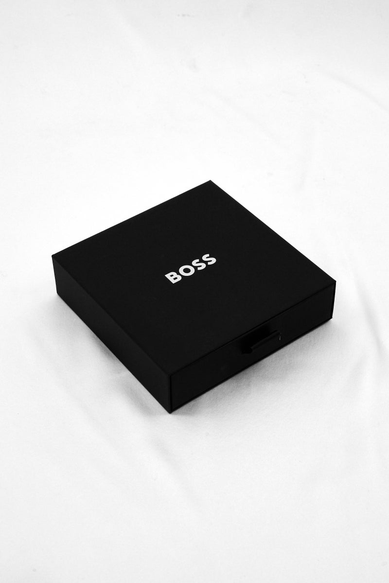BOSS Women Stainless Steel Pendant Necklace, Golden  - Image 4