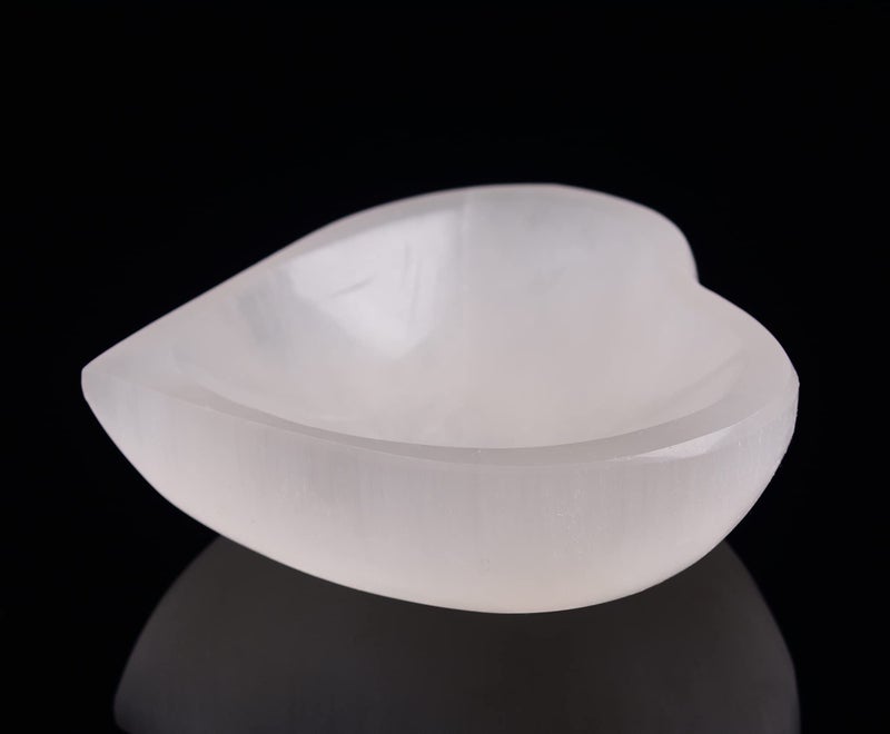 AMOYSTONE Natural Selenite Bowl Heart Shaped Selenite Plate for Crystals 447 for Reiki Healing Meditation Decoration
