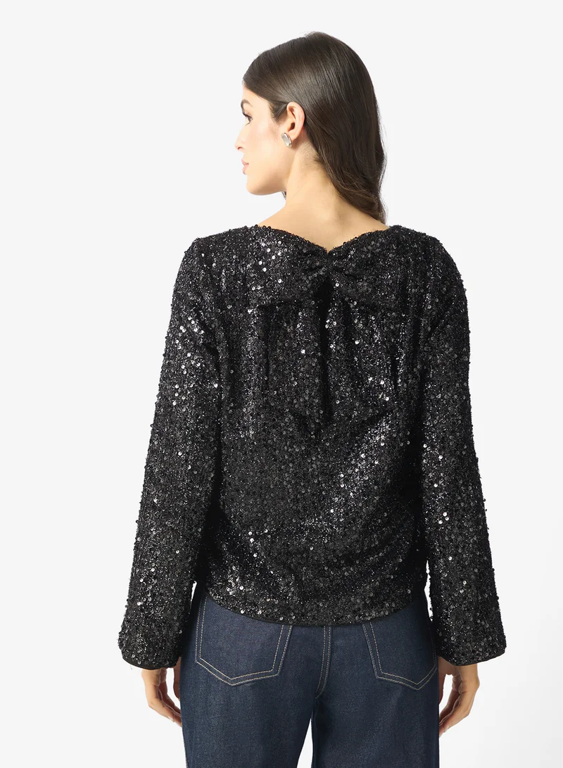 فيرو مودا بلوزة بأكمام طويلة بتفاصيل فيونكة من مجموعة