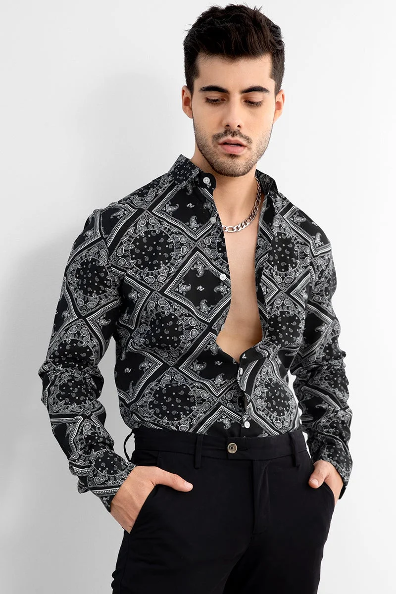 سنيتش قميص أسود بطبعة ماندالا