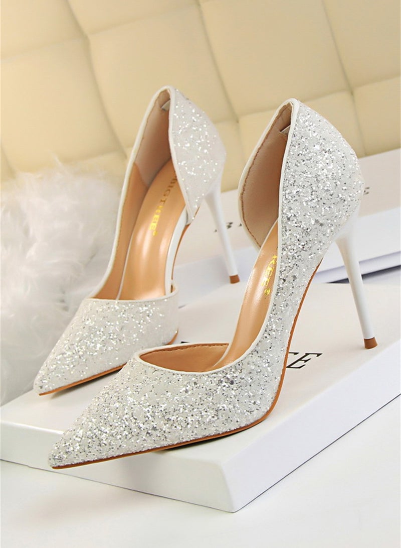 BIGTREE حذاء نسائي رفيع 9.5 سم بكعب رفيع وكعب ضحل وجوانب مدببة وترتر أبيض - Image 1