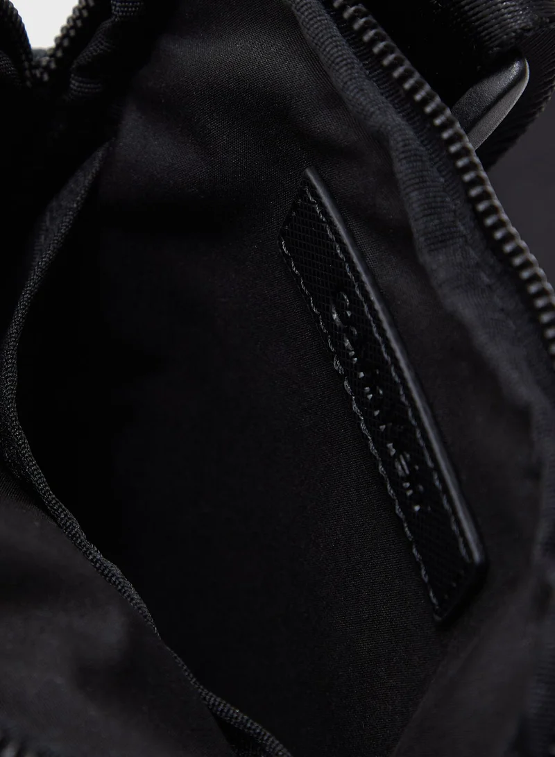 CALVIN KLEIN Essential Messenger Bag