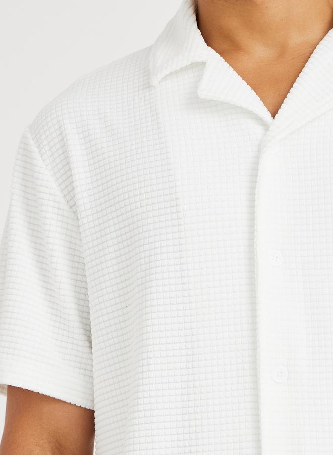 Styli Men White Waffle Textured Resort Collar Relaxed Fit Shirt - Image 3