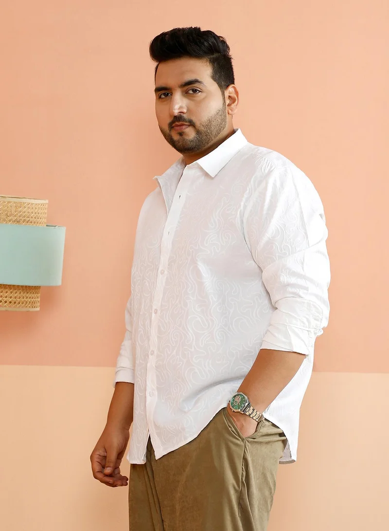 انستافاب بلس قميص رجالي أبيض طباشيري سادة بتصميم مجرد لمقاسات بلس للملابس الكاجوال بياقة ممتدة وأكمام طويلة بأزرار