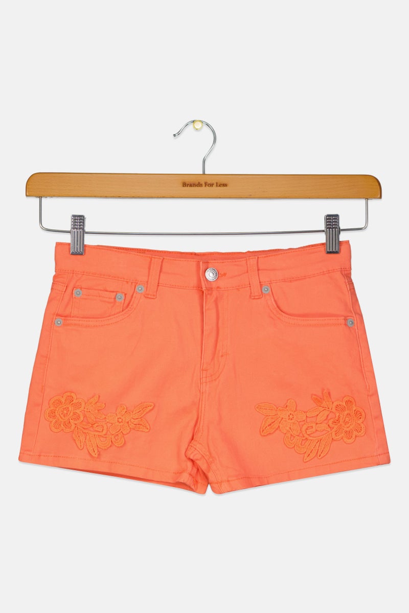 Levi's شورت جينز مطرز للفتيات الأطفال، برتقالي - Image 1